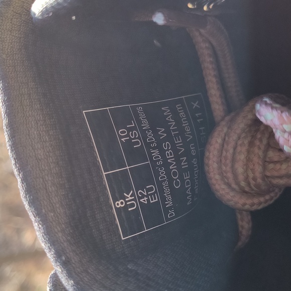 Dr. Martens Combs W Boots - Picture 8 of 9